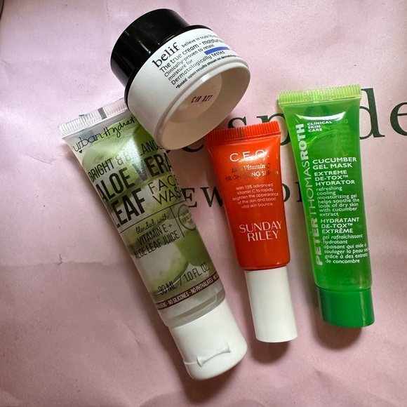 NWT Curated Bundle of Deluxe Sample Size Face Products - Picture 2 of 2